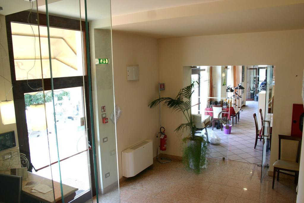 Hotel Moro Freoni 산피에트로인카리아노 외부 사진