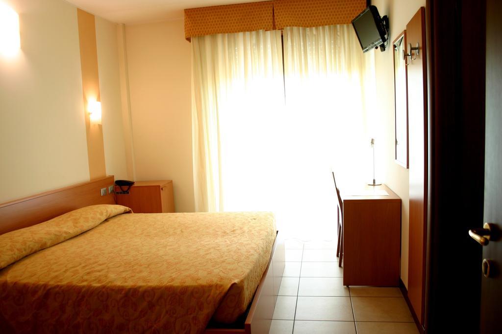 Hotel Moro Freoni 산피에트로인카리아노 객실 사진