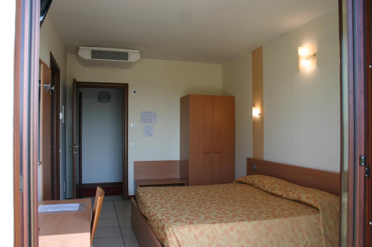 Hotel Moro Freoni 산피에트로인카리아노 외부 사진